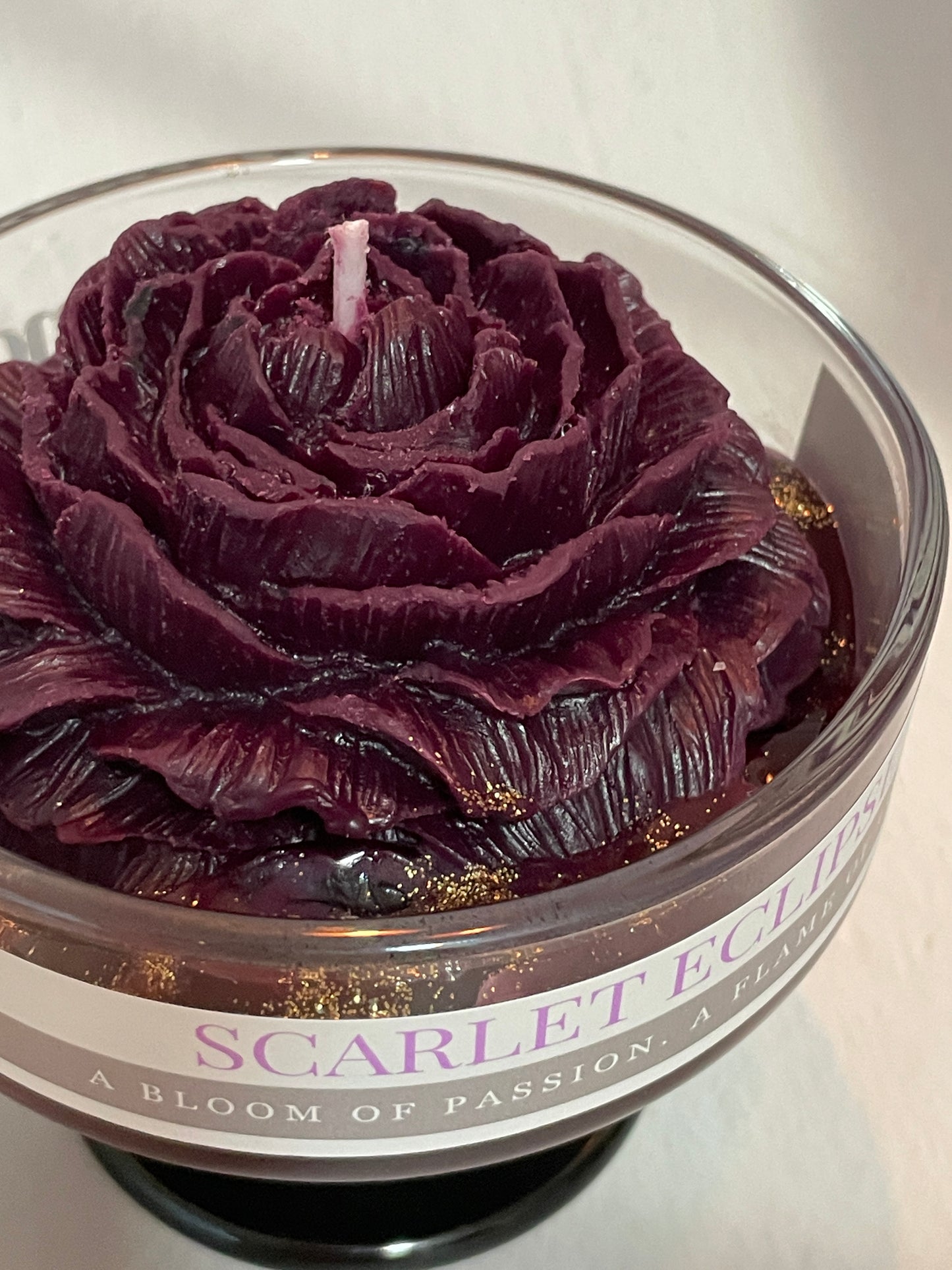 Scarlet Eclipse Candle - A bloom of passion. A flame of love